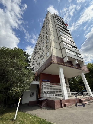Продается комната рядом с метро